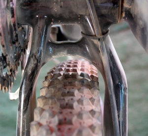 Asymetrical stays leave lots of tire clearance, even with a 2.2" tire and short 439mm chain stays. Photo: Caley Fretz