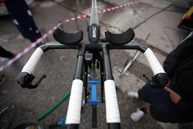 2011 Tour de France pro bike: Cadel Evans' BMC TM01 time trial bike