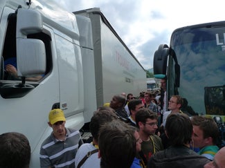 Tight squeeze 2011 Tour de France, stage 13