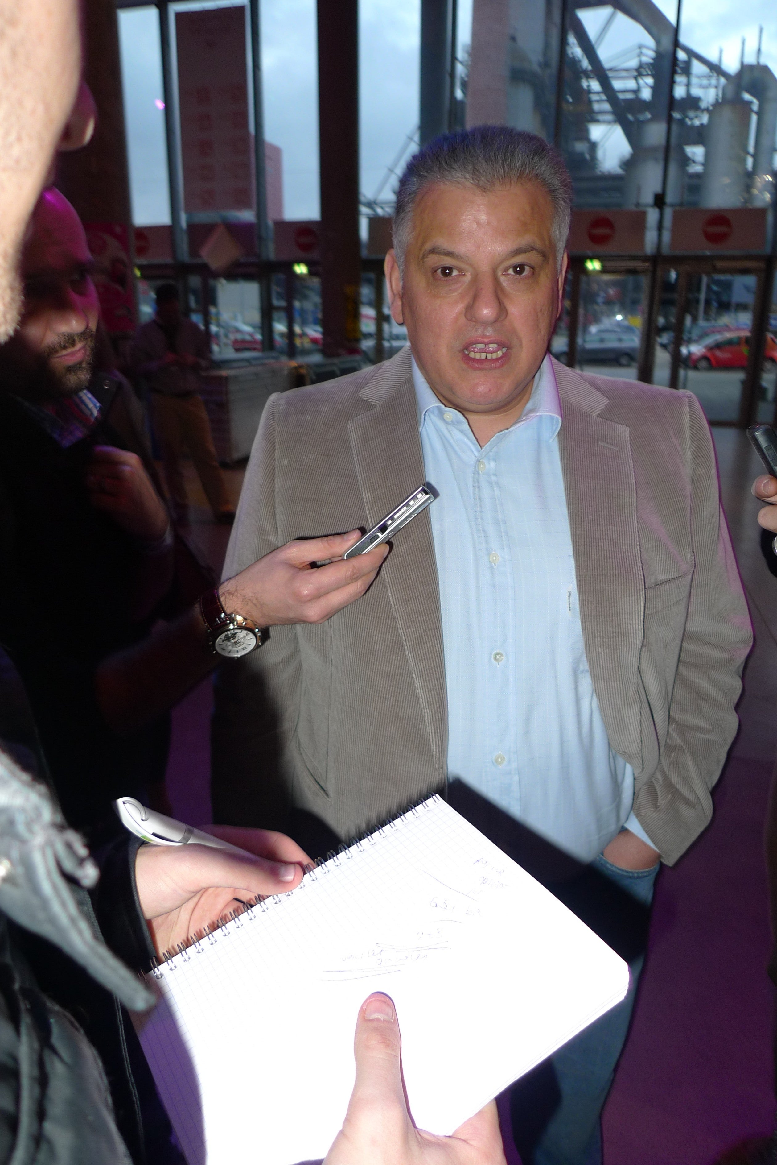 Team founder Flavio Becca, speaking to journalists Friday, questioned links between Saxo Bank and Israel. Photo: Andrew Hood