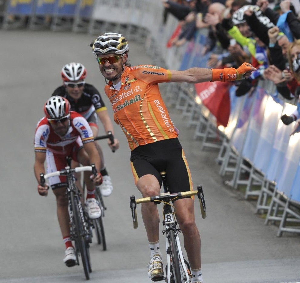 Samuel Sanchez wins stage three of the Tour of the Basque Country.