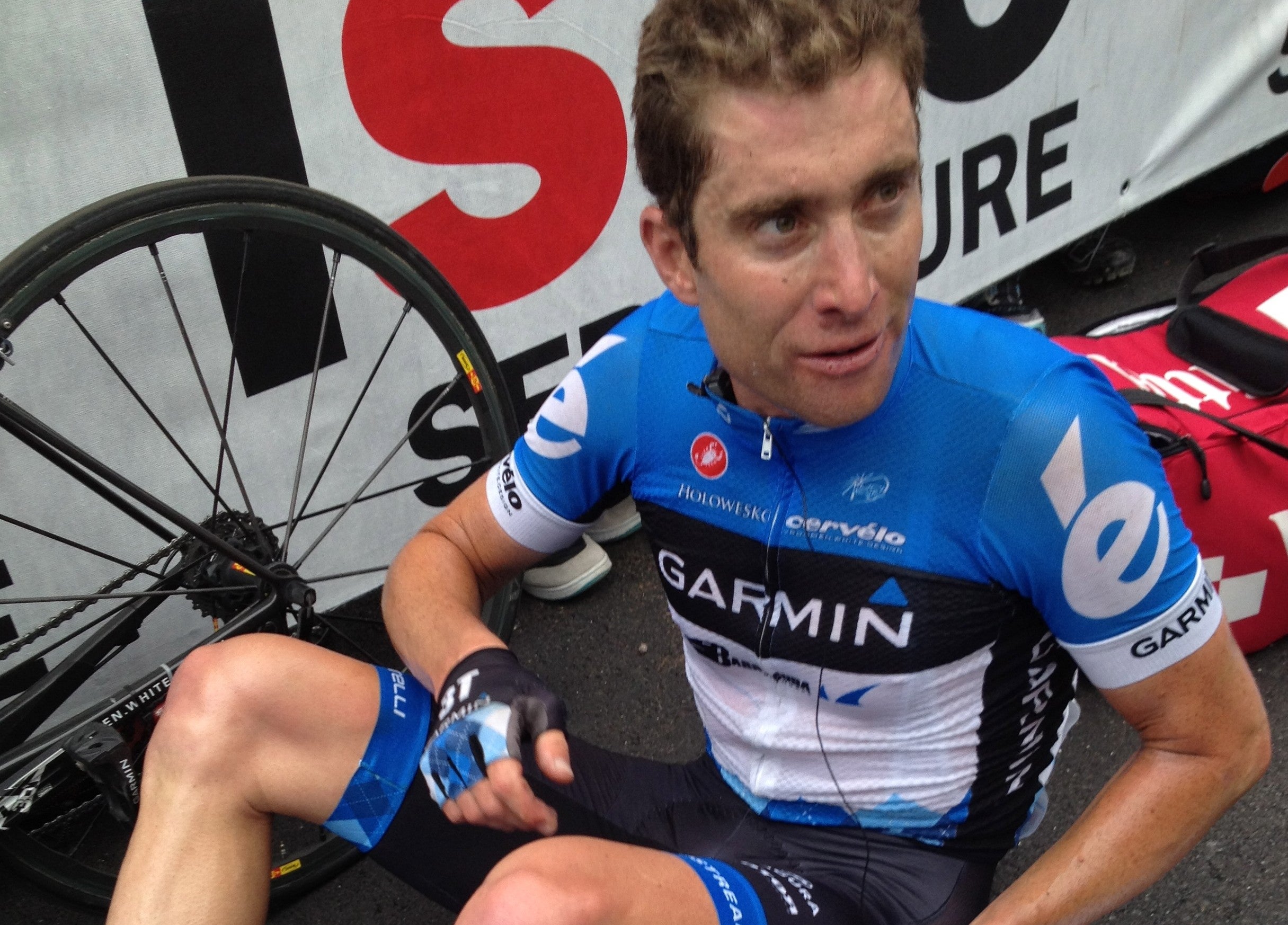 Vande Velde says that taking pink late is ideal to avoid the requirements of the Giro's race leader.