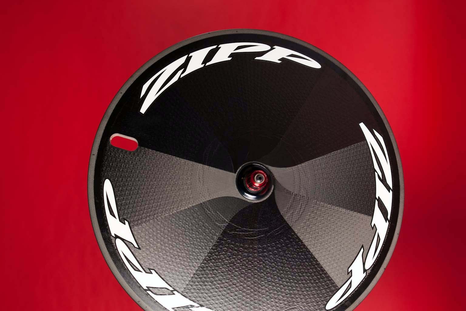 Quick Look: Zipp ditches glue with new Super-9 Carbon Clincher disc