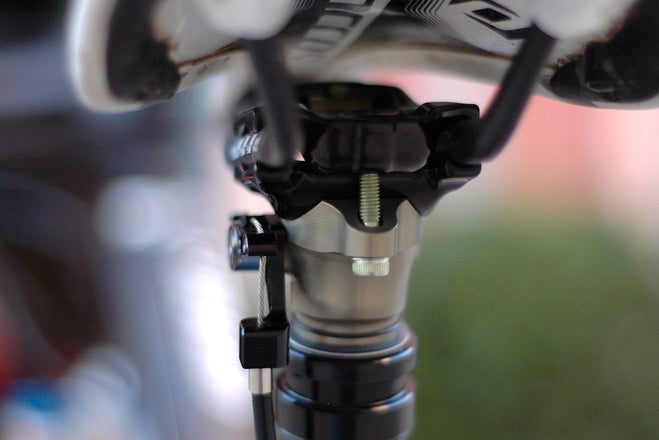 The Elite Dropper's seatpost clamp is the reliable two-bolt version found in the rest of Thompson's range. No complaints at all. Photo: Spencer Powlison | VeloNews.com