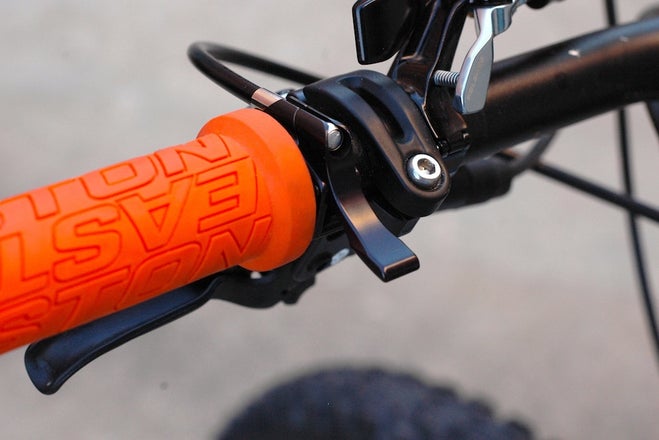 Thompson's dropper lever is peerless in its sleek, minimal style, simple function and versatility. Photo: Spencer Powlison | VeloNews.com