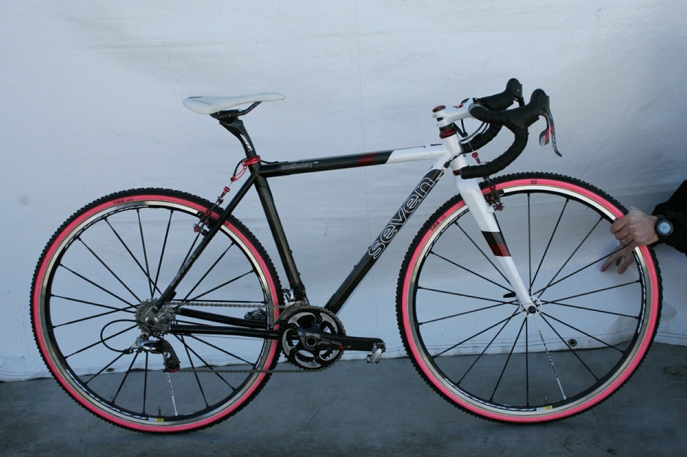 Mo Bruno Roy of Bob's Red Mill-Seven Cycles will start front row on Sunday aboard this custom Seven Mudhoney Pro. Everything about Bruno Roy's Mudhoney Pro is designed to her spec and is built by her husband, Matt Roy. Photo: Logan VonBokel | VeloNews.com