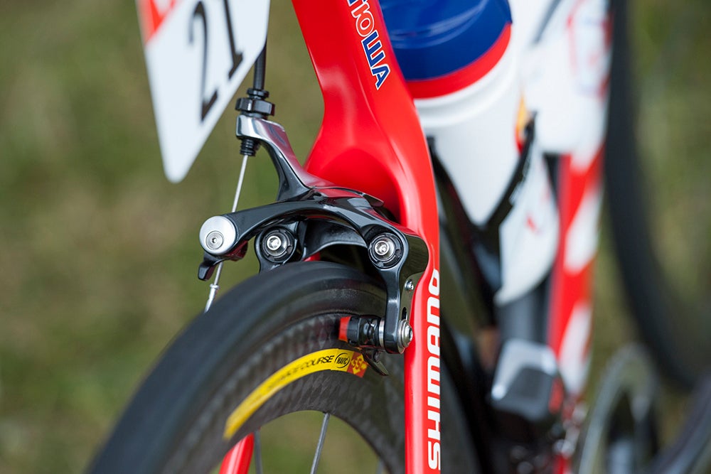 Like the new models from Trek, Fuji, and Lapierre, Canyon has switched to Shimano's new direct-mount brake system. Direct-mount improves tire clearance and decreases weight, while also tucking into the frame more neatly, which can decrease drag. Photo: Caley Fretz | VeloNews.com