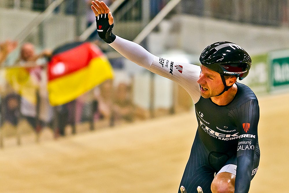 Voigt set a new record, 51.11 kilometers, a day after his 43rd birthday. The crowd sang happy birthday to the German after his ride. Photo: Ulf Schiller <a href="http://www.schillerphoto.com/" target="_blank">Schillerphoto.com</a>