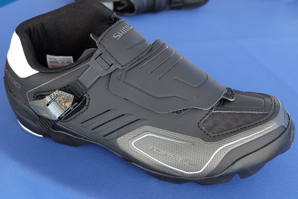 The Shimano SH-M200 is the brand's big entrance into the Enduro shoe market, offering a shoe that's designed to improve a rider's balance and descending. Photo: Logan VonBokel | VeloNews.com