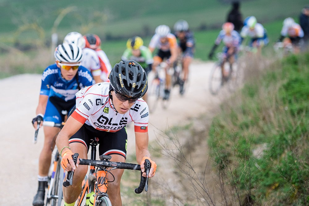 Malgorzata Jasinska set a fierce tempo for the favorites to follow as the race reached the halfway point. Photo: Velofocus