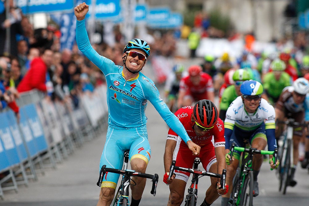 Luis Leon Sanchez out-sprinted Dani Navarro and held off a charging peloton to win Vuelta al Pais Vasco stage 1. Photo: Tim De Waele | <a href="http://www.tdwsport.com" target="_blank">TDWsport.com</a>