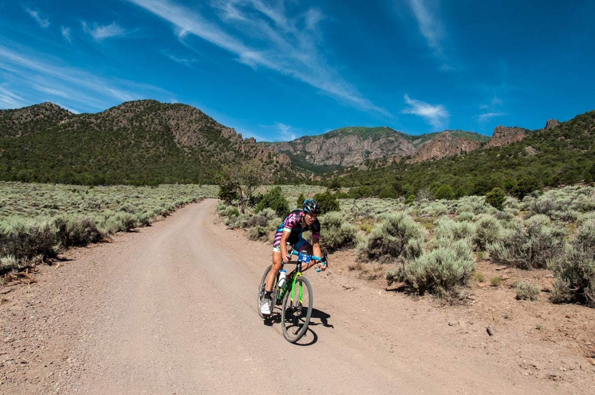 As they descended the Col d’Crush the men’s race splintered, but a group of a dozen riders reformed in the flat roads around Circleville. The deep sand of the Sarlac Pit (pictured here) always forces a selection, and this year proved no different. Jason Siegle, who eventually finished 15th, races solo through the Sarlac Pit. Credit: Christopher See