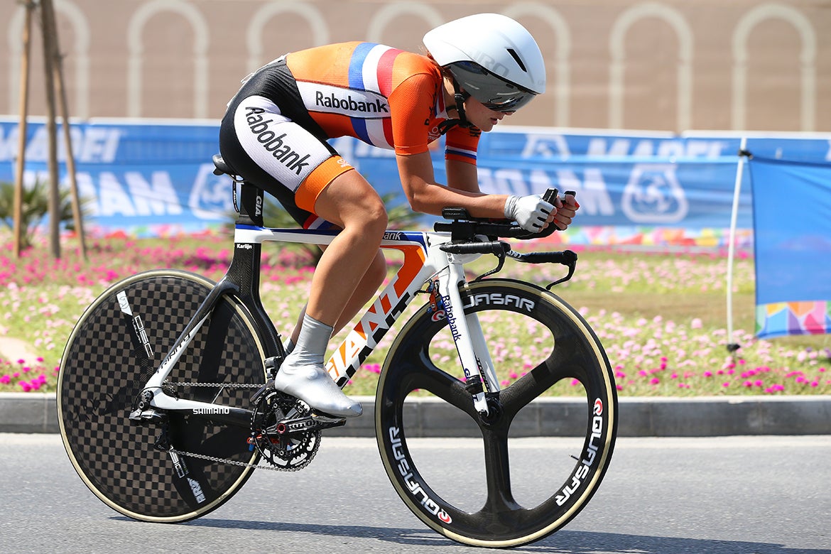 Karlijn Swinkels won the junior women's world time trial championships Monday in Qatar. Photo: Tim De Waele | <a href="http://www.tdwsport.com" target="_blank">TDWsport.com</a>