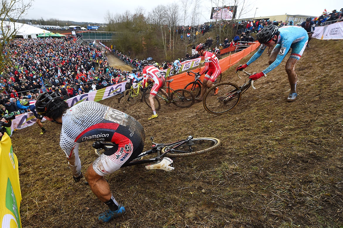 After two days of hosting the world championships, the elite men's field met sloppy conditions on Sunday, January 29, 2017. Photo: Tim De Waele | <a href="http://www.tdwsport.com" target="_blank">TDWsport.com</a>