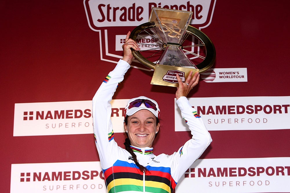 Lizzie Deignan raised the winner's trophy after last year's edition of Strade Bianche. Photo: Tim De Waele | <a href="http://www.tdwsport.com" target="_blank">TDWsport.com</a>