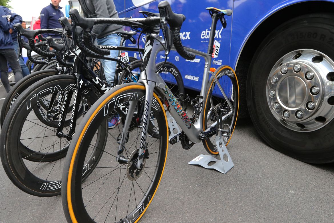 The Quick-Step sprinter answered yet another question about disc brakes early in stage 2, when he required a wheel change. It appeared to go down without a hitch. Photo: Dan Cavallari | VeloNews.com
