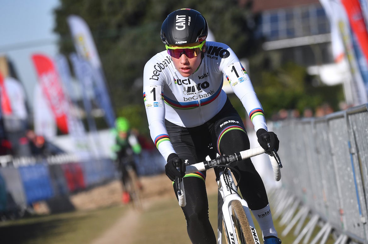 Sanne Cant competing at the mid-week Maldegem Parkcross, her first race as a two-time world champion. Photo: Tim De Waele | Getty Images (File).