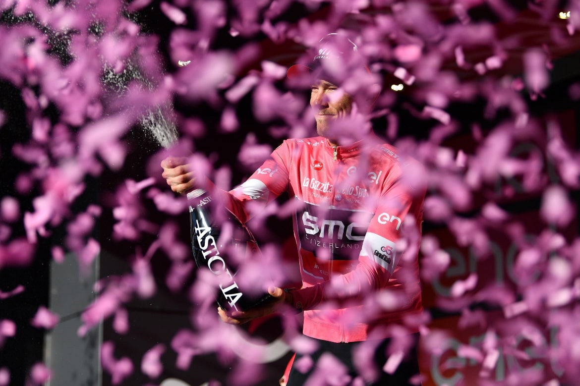 Rohan Dennis held onto the pink jersey and gained some time on stage 4 of the Giro d'Italia. Photo: Tim de Waele/Getty Images