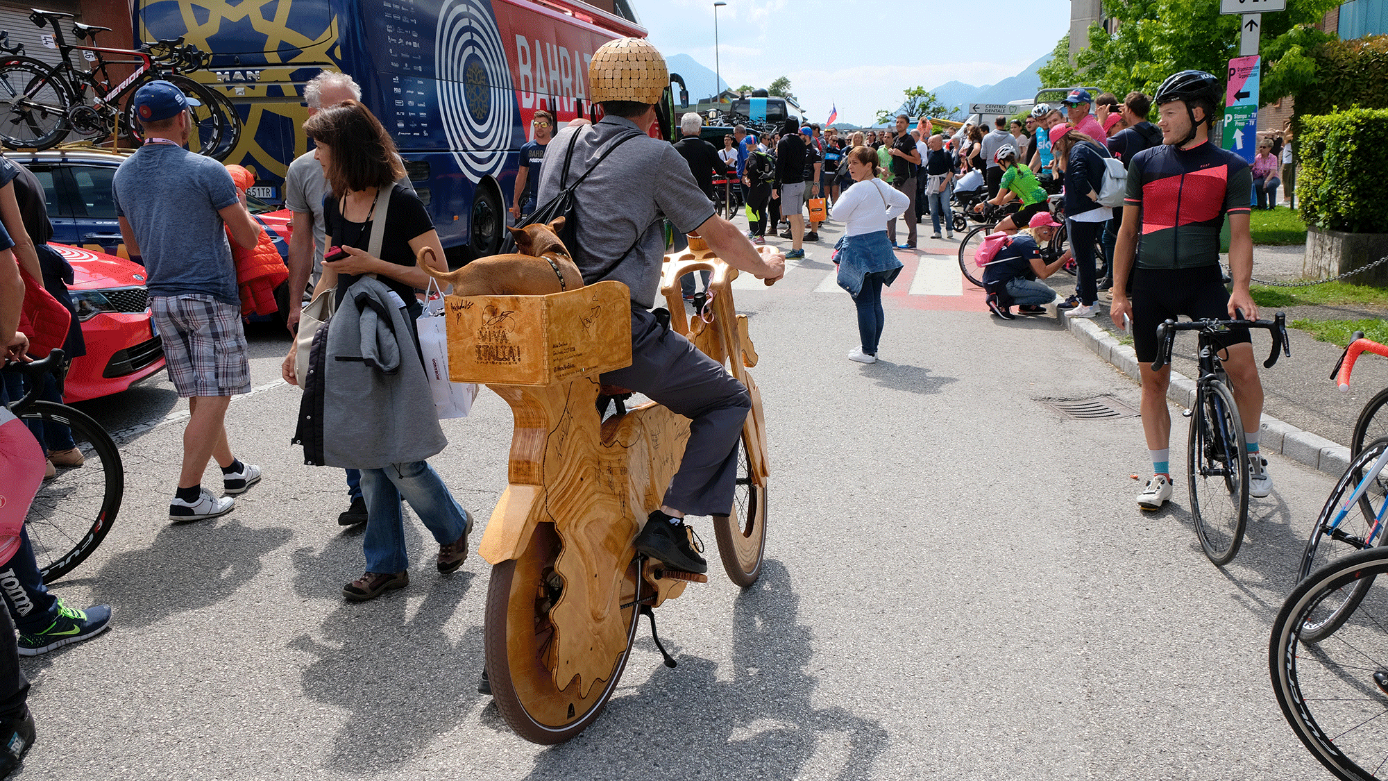 Dog is his copilot. Photo: Dan Cavallari | VeloNews.com