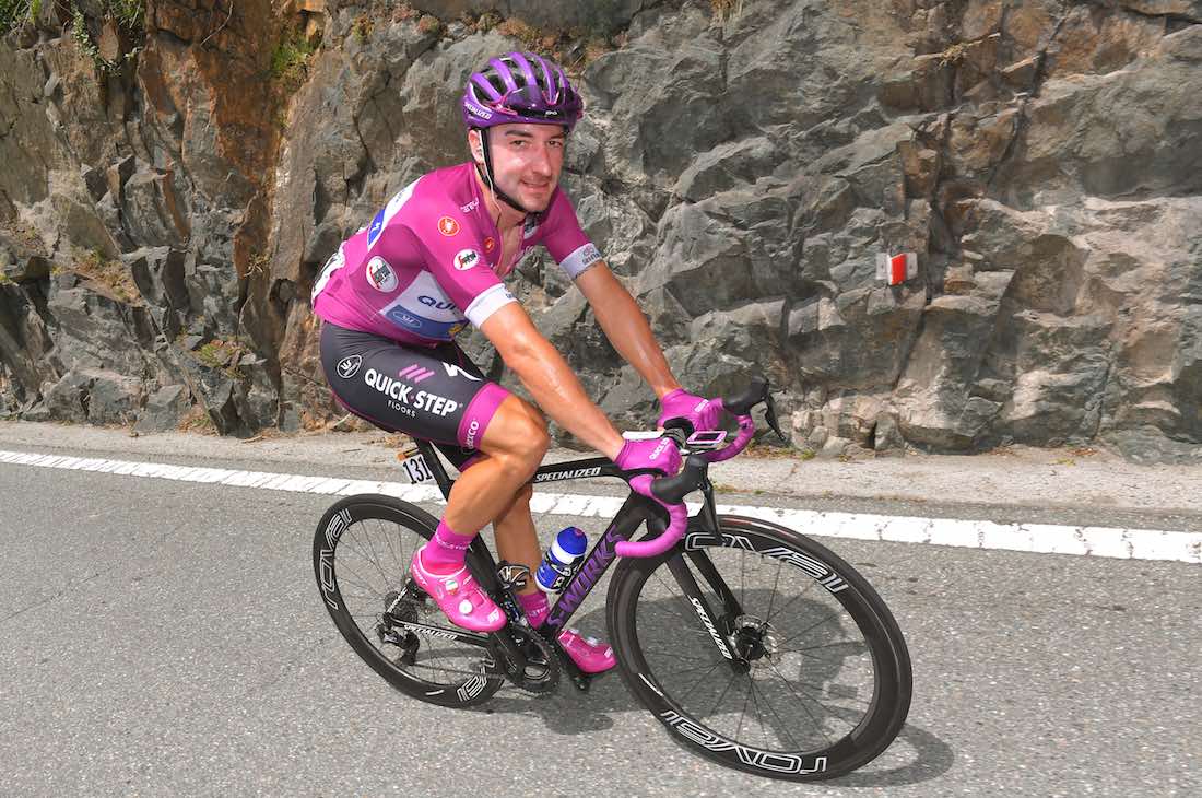 Elia Viviani in the points jersey at the Giro d'Italia. Photo: Tim de Waele/Getty Images