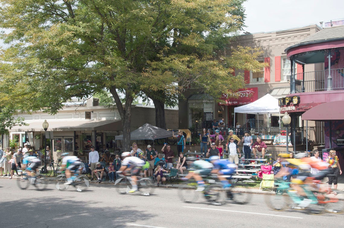 Fans lined 17th Avenue in the cafes and restaurants to cheer on the riders. Photo: Casey B. Gibson | <a href="http://www.cbgphoto.com">www.cbgphoto.com</a>