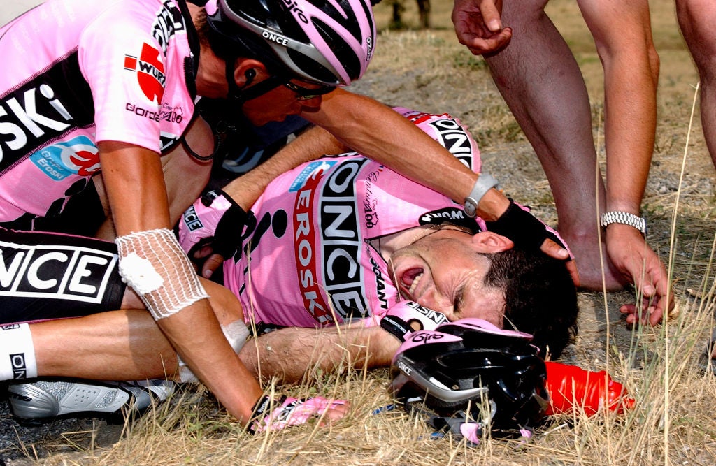 Cycling : Tour De France, Stage 9, Crash, Chute, Val, Beloki Joseba, Azvedo Josã©, Bourg D'Oisans - Gap/Ronde Van Frankrijk 2003 ,  100 Ans, Jaar, Year,  Etape, Rit, Tdf,     (Photo by Tim De Waele/Getty Images)