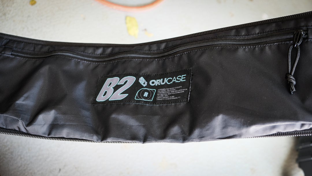 Orucase B2 zippered pocket