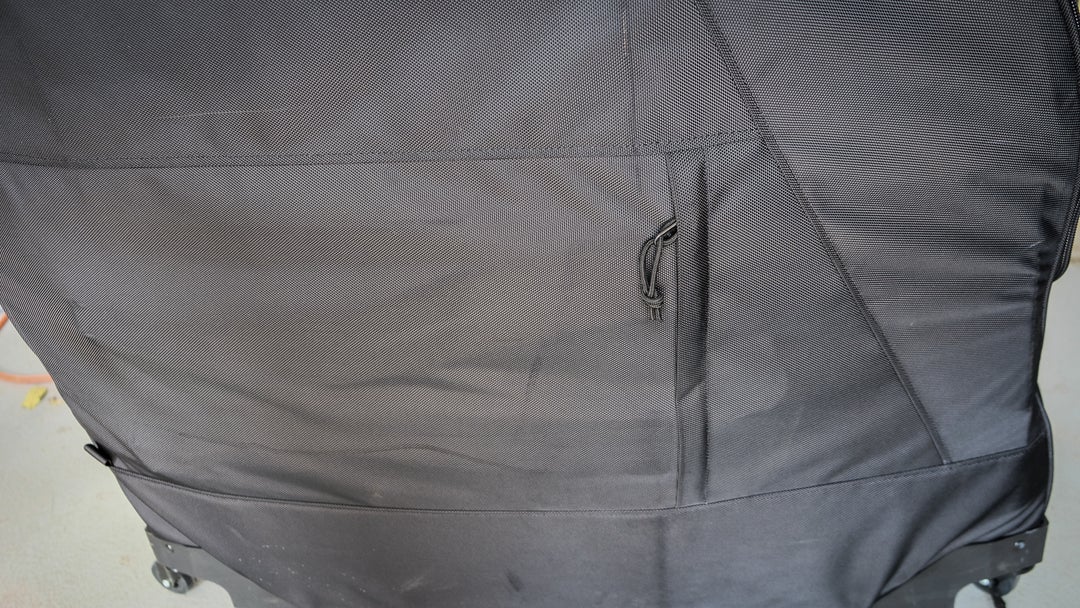 zippered pocket