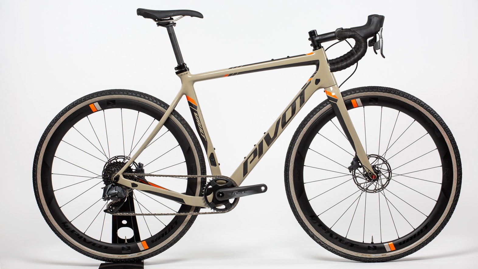 Pivot Vault. Photo: Brad Kaminski | VeloNews.com