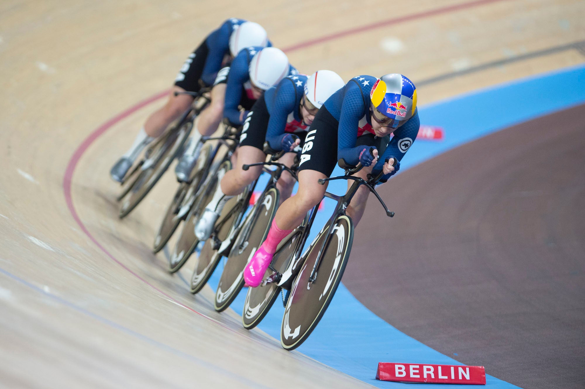 Chloe Dygert leads the US women’s team pursuit to the fastest qualifying time of 4:11.229. Photo: Casey B. Gibson | <a href="http://www.cbgphoto.com">www.cbgphoto.com</a>