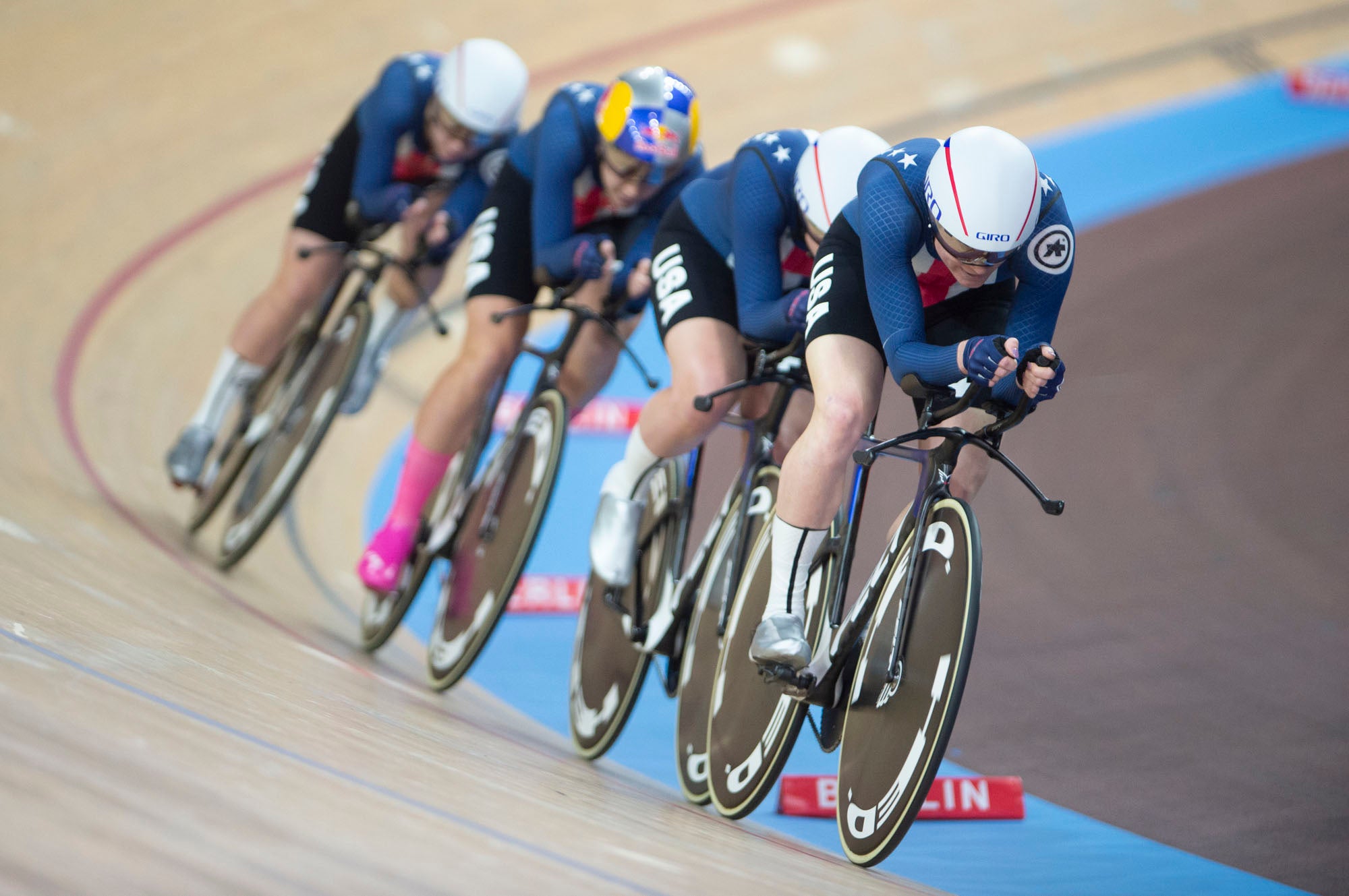 Lily Williams leads the US women’s team pursuit to the fastest qualifying time of 4:11.229.  Photo: Casey B. Gibson | <a href="http://www.cbgphoto.com">www.cbgphoto.com</a>