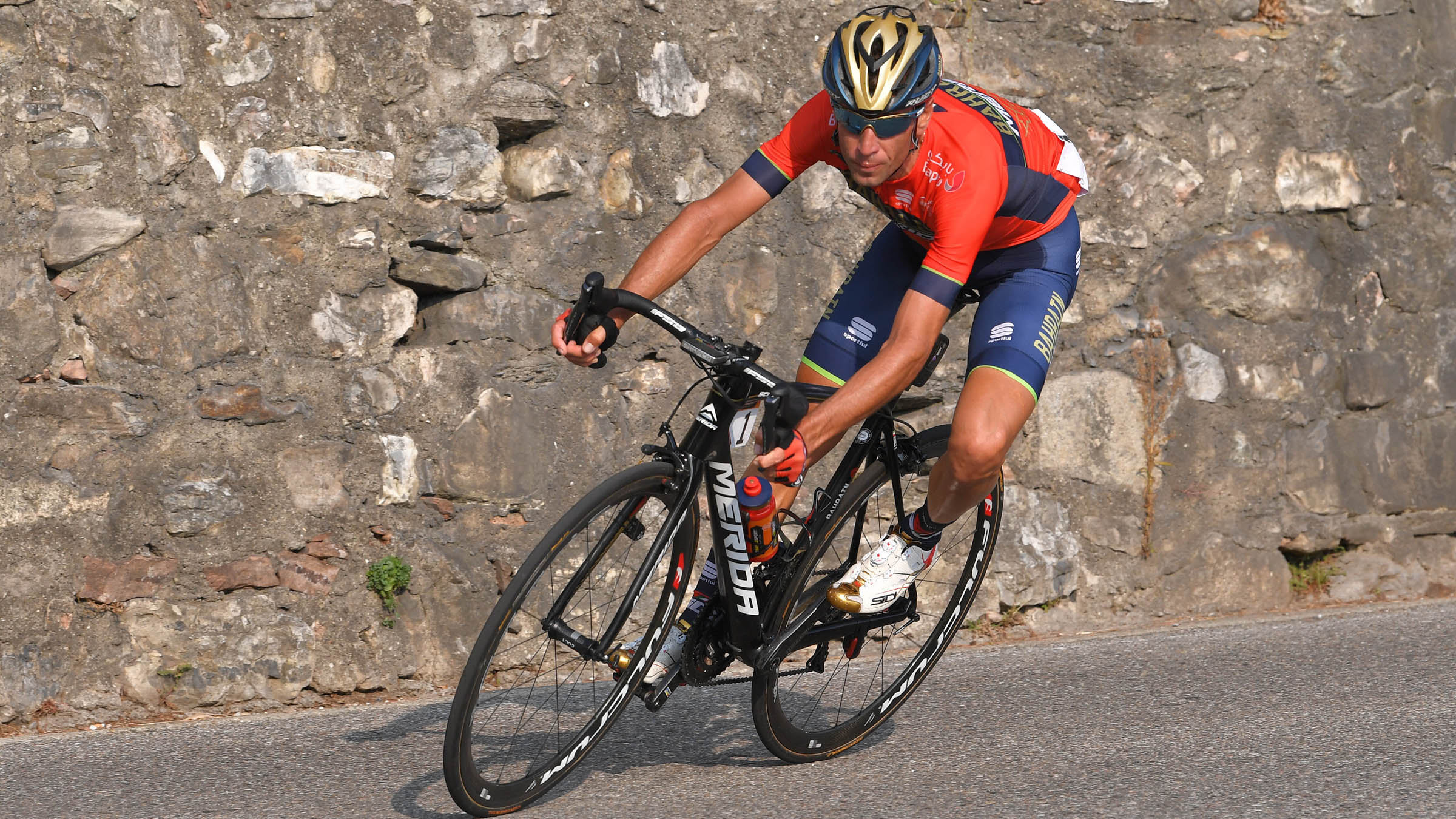 Vincenzo Nibali going downhill