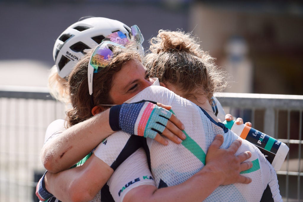 Thomas celebrates her podium place with teammates. Photo: Sean Robinson/velofocus.com