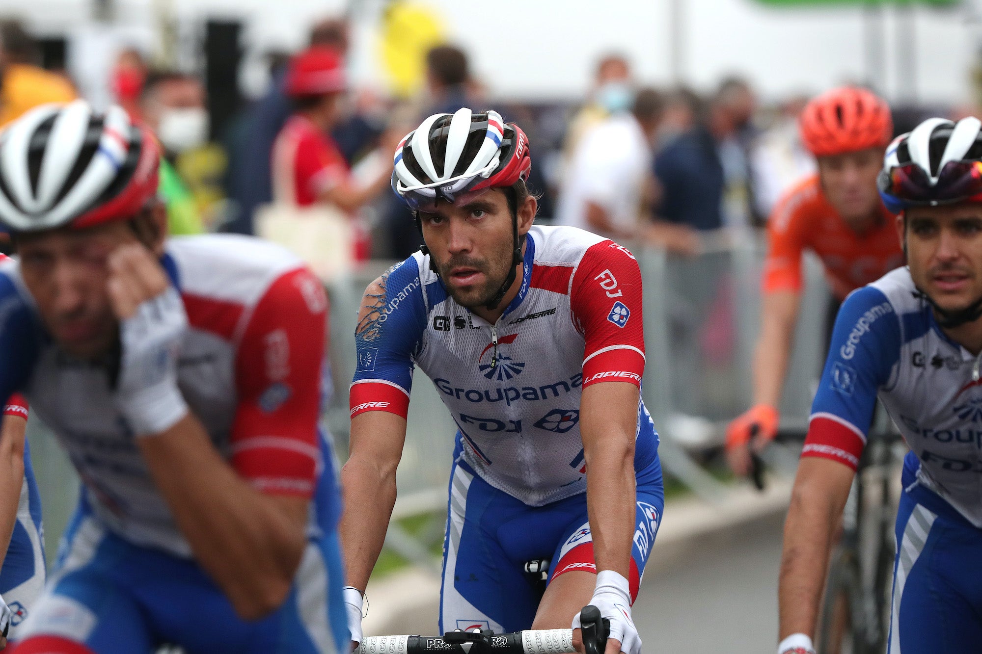 Bad start for Pinot, who fell in a large pile-up with three kilometers to go. Photo: Anne-Christine Poujoulat - Pool/Getty Images)