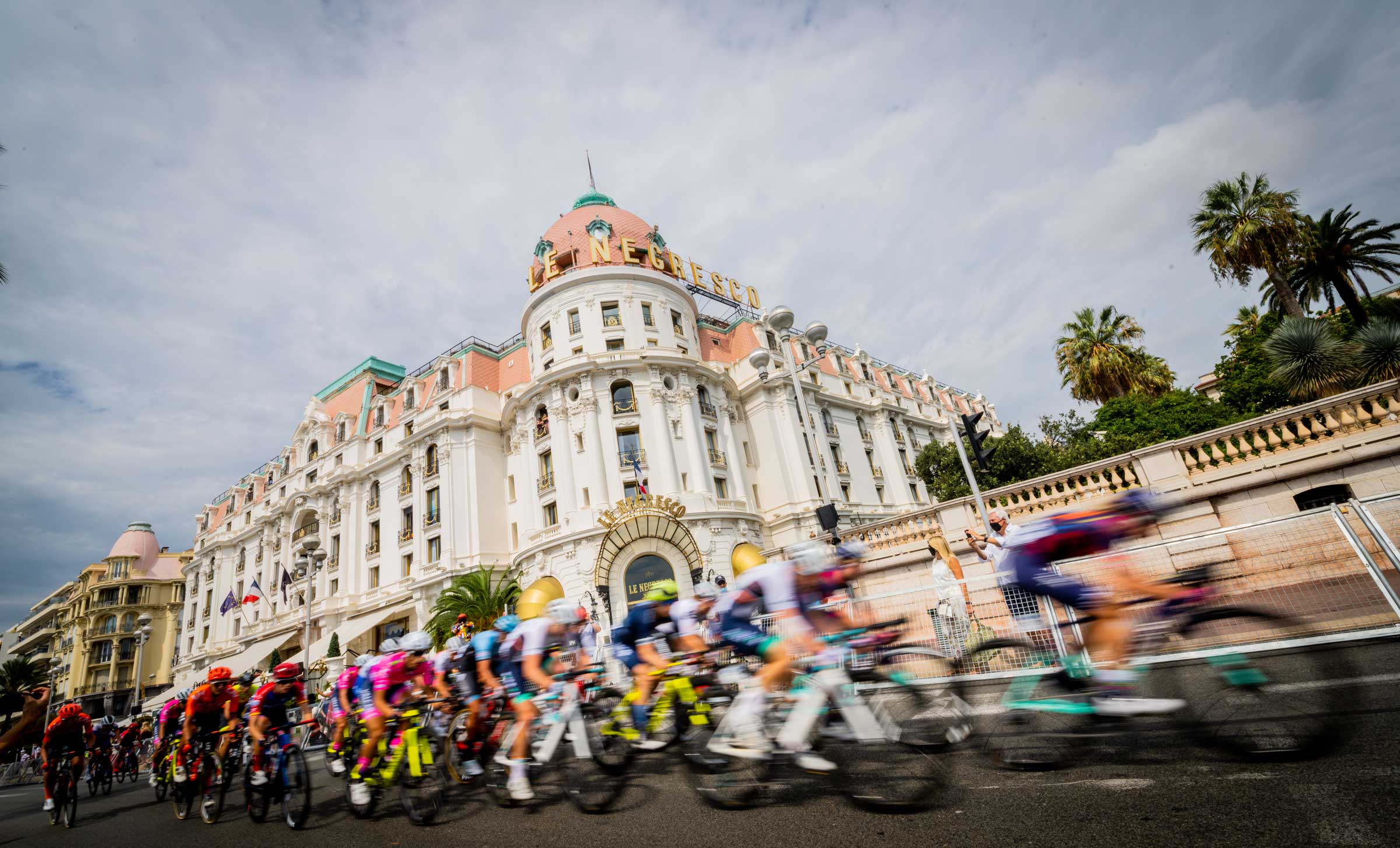 The women's peloton in full flight at La Course.