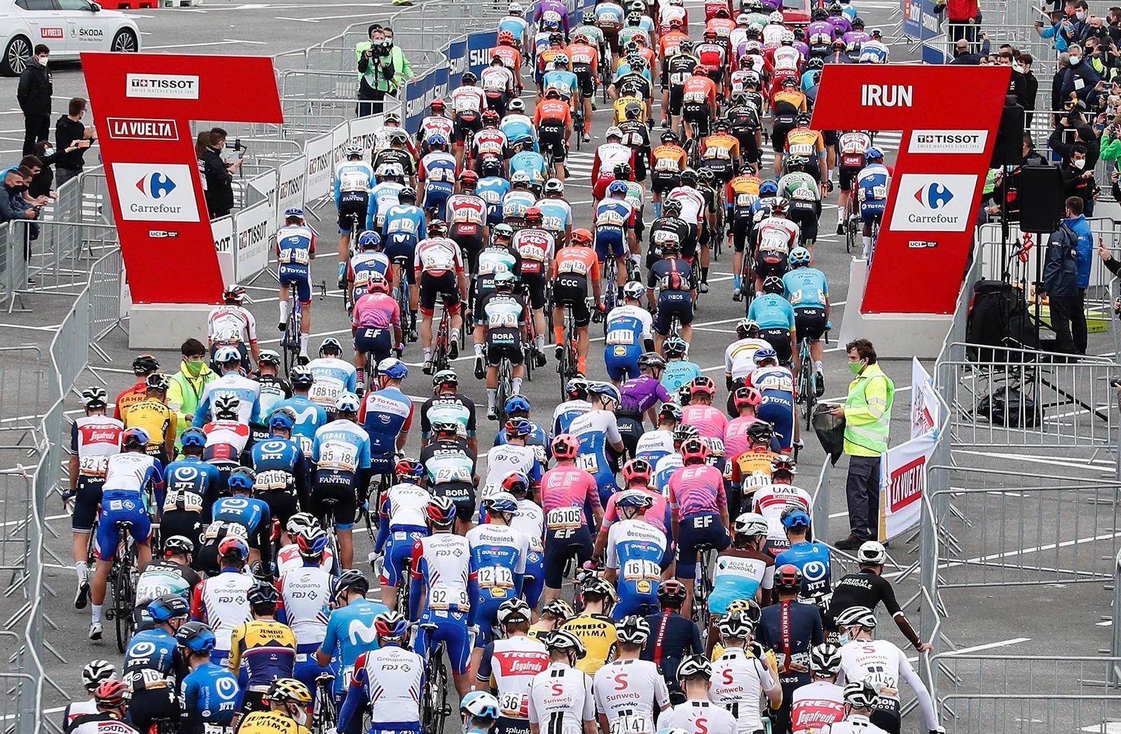 Fencing, masks and social distancing are part of scene at the 2020 Vuelta a España.