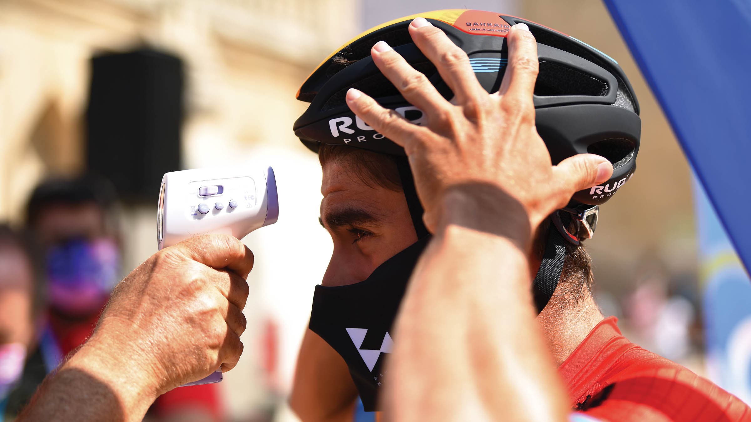 Mikel Landa getting a temperature check