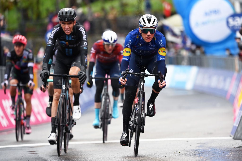 Remco Evenepoel lost 10 seconds to some of the other GC favorites on stage 4