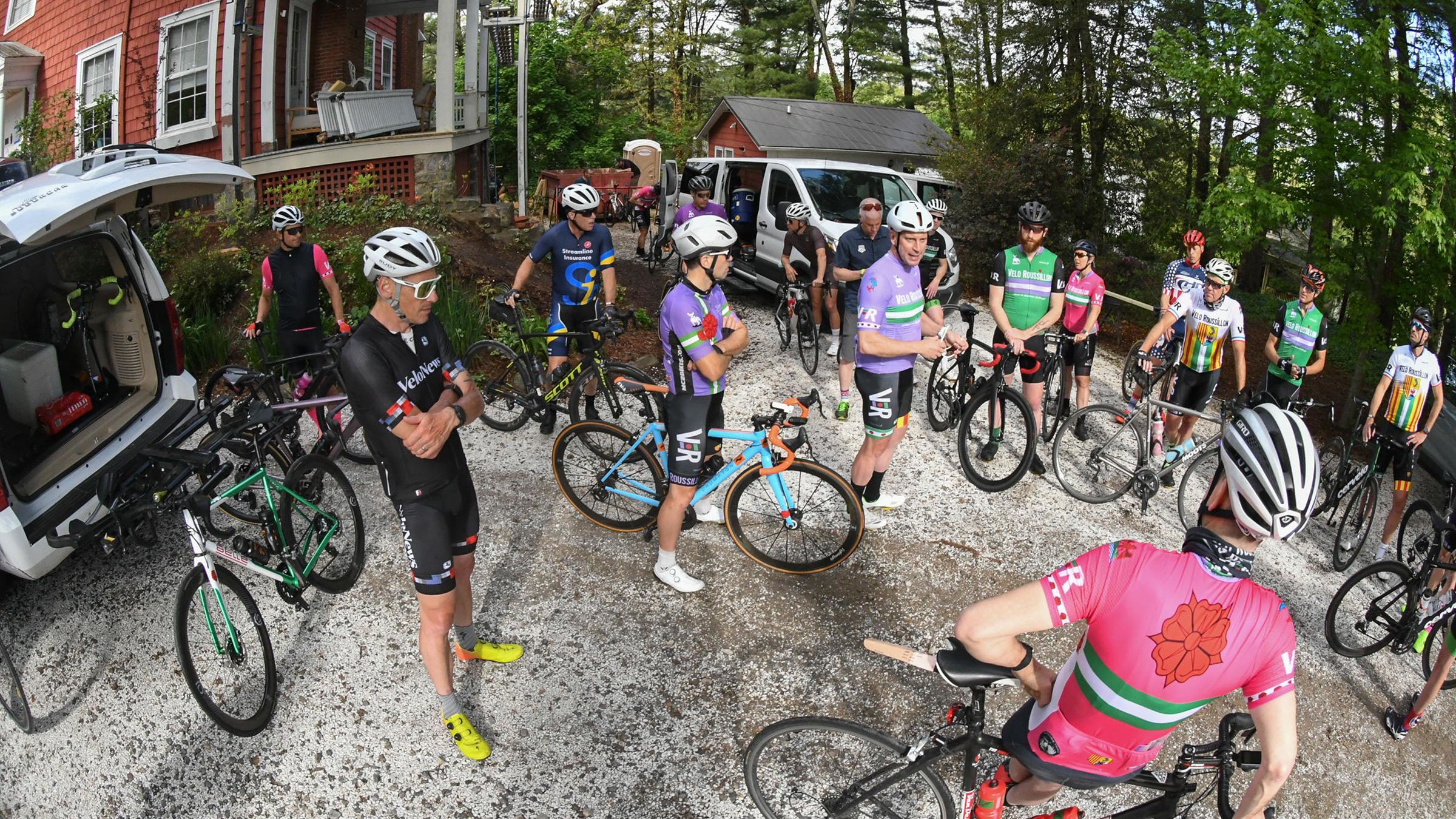 Stephen Collins briefs the group prior to rollout.