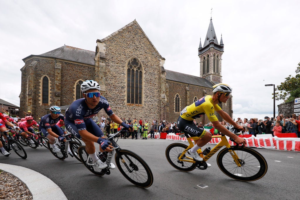 Jonas Rickaert alongside Mathieu van der Poel at the Tour de France