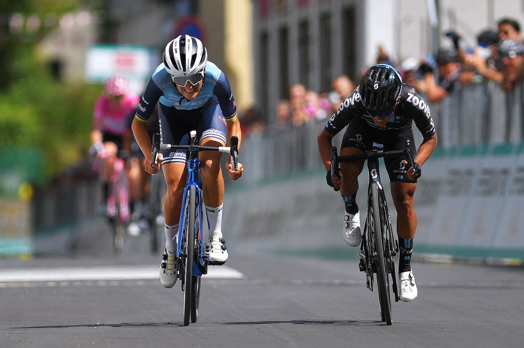 Coryn Rivera pips Lizzie Deignan to the final stage win of the Giro d'Italia Donne