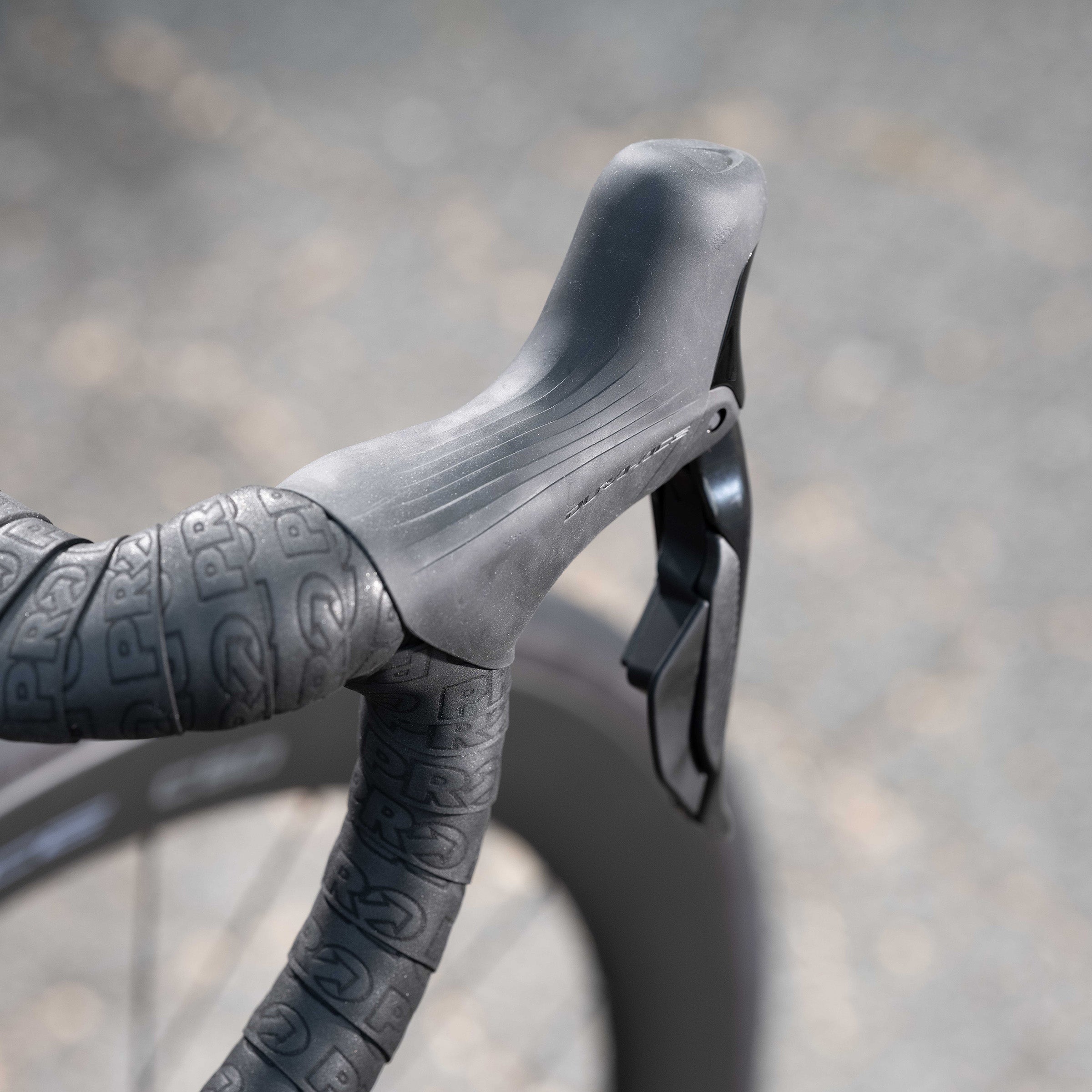 The lever bodies are 4.7mm longer than the outgoing Dura-Ace bodies.