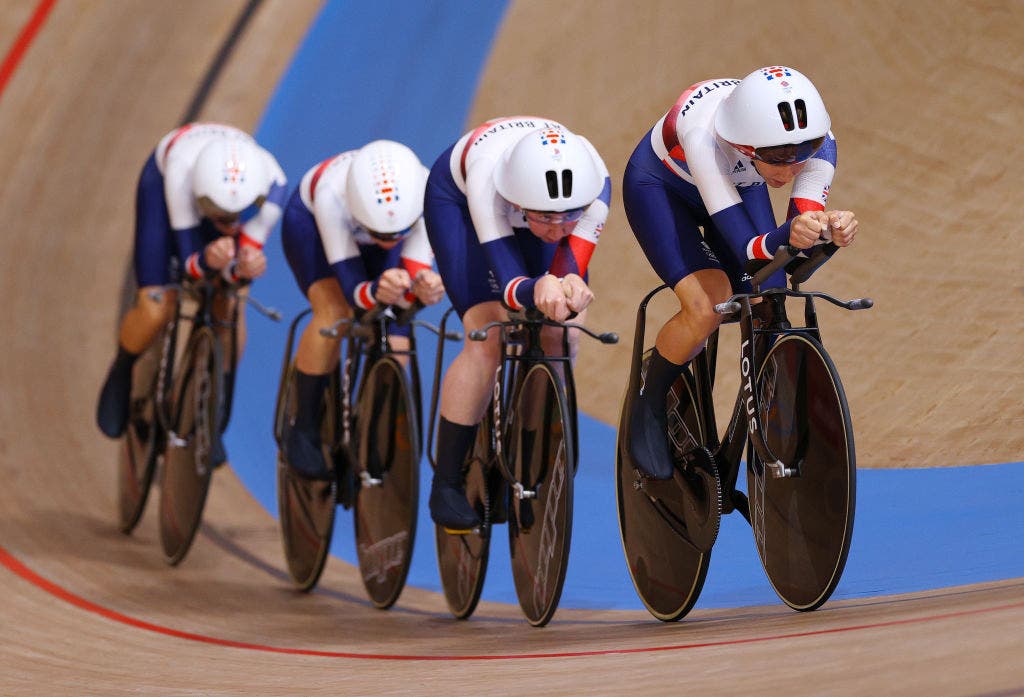 Laura Kenny and Katie Archibald lead the Great Britain team