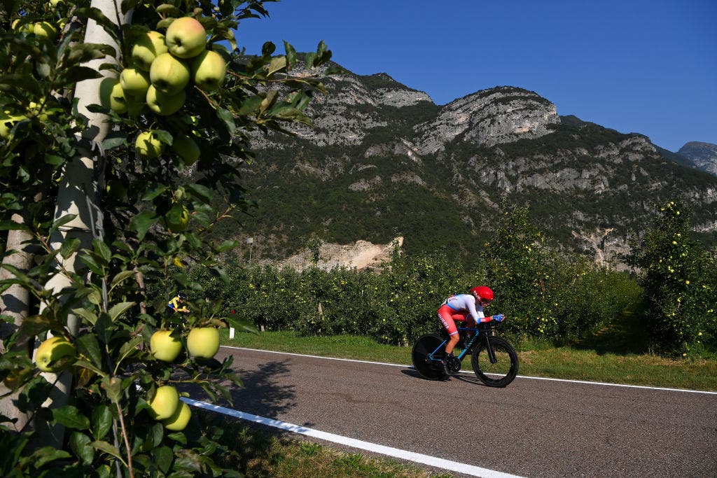 Alena Ivanchenko took the first medal of the competition