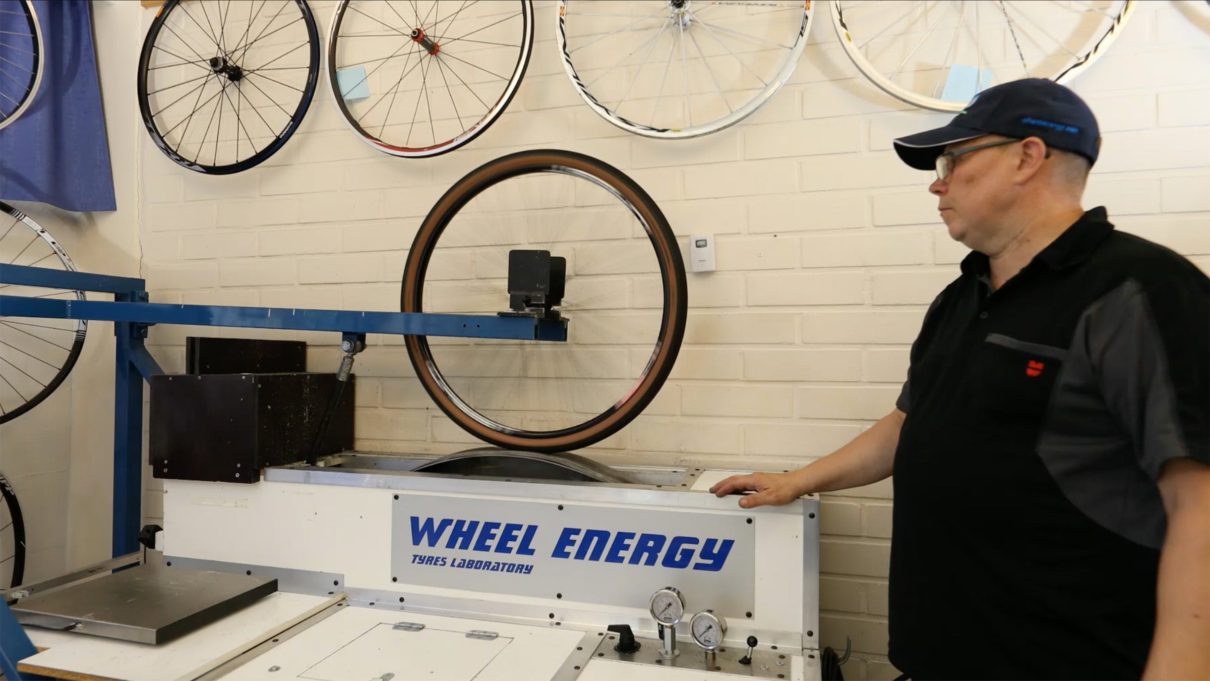 Wheel Energy owner Petri Hankio executed the tests for us, measuring dozens of Paris-Roubaix and gravel tires.