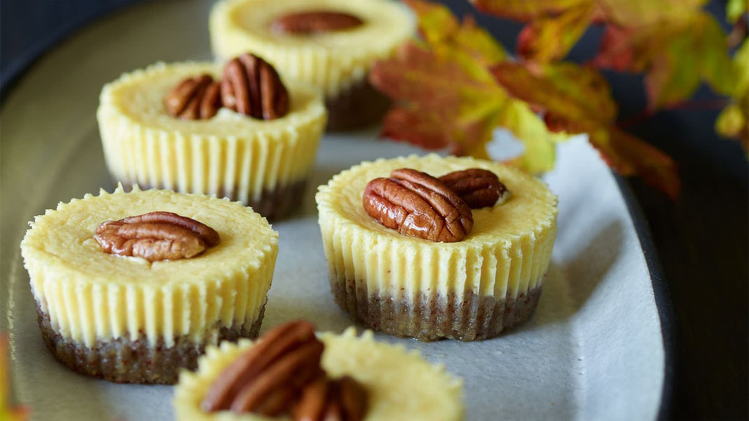 Pecan pie mini cheesecakes