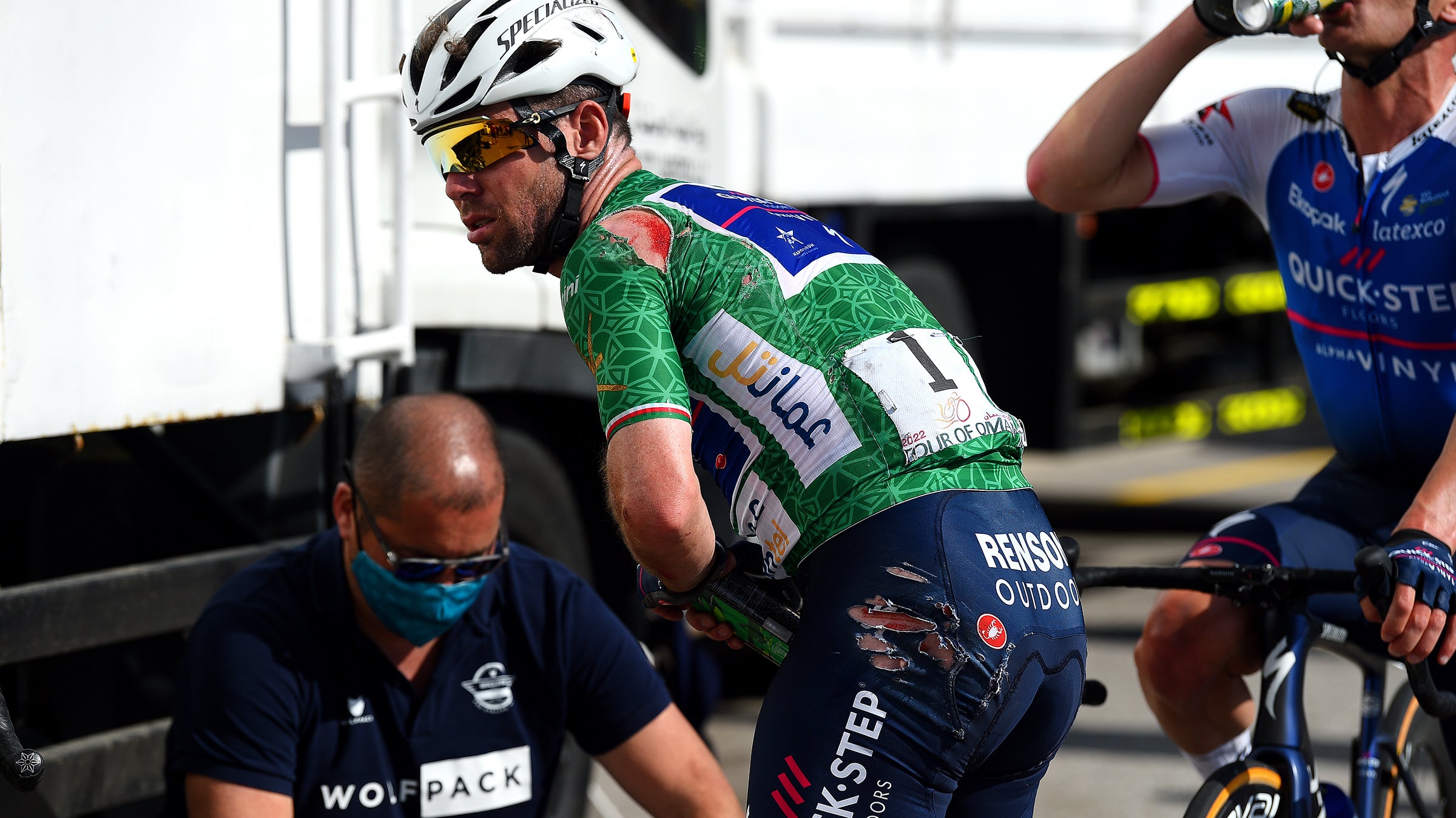 Mark Cavendish crashed on stage 5 of the 2022 Tour of Oman.