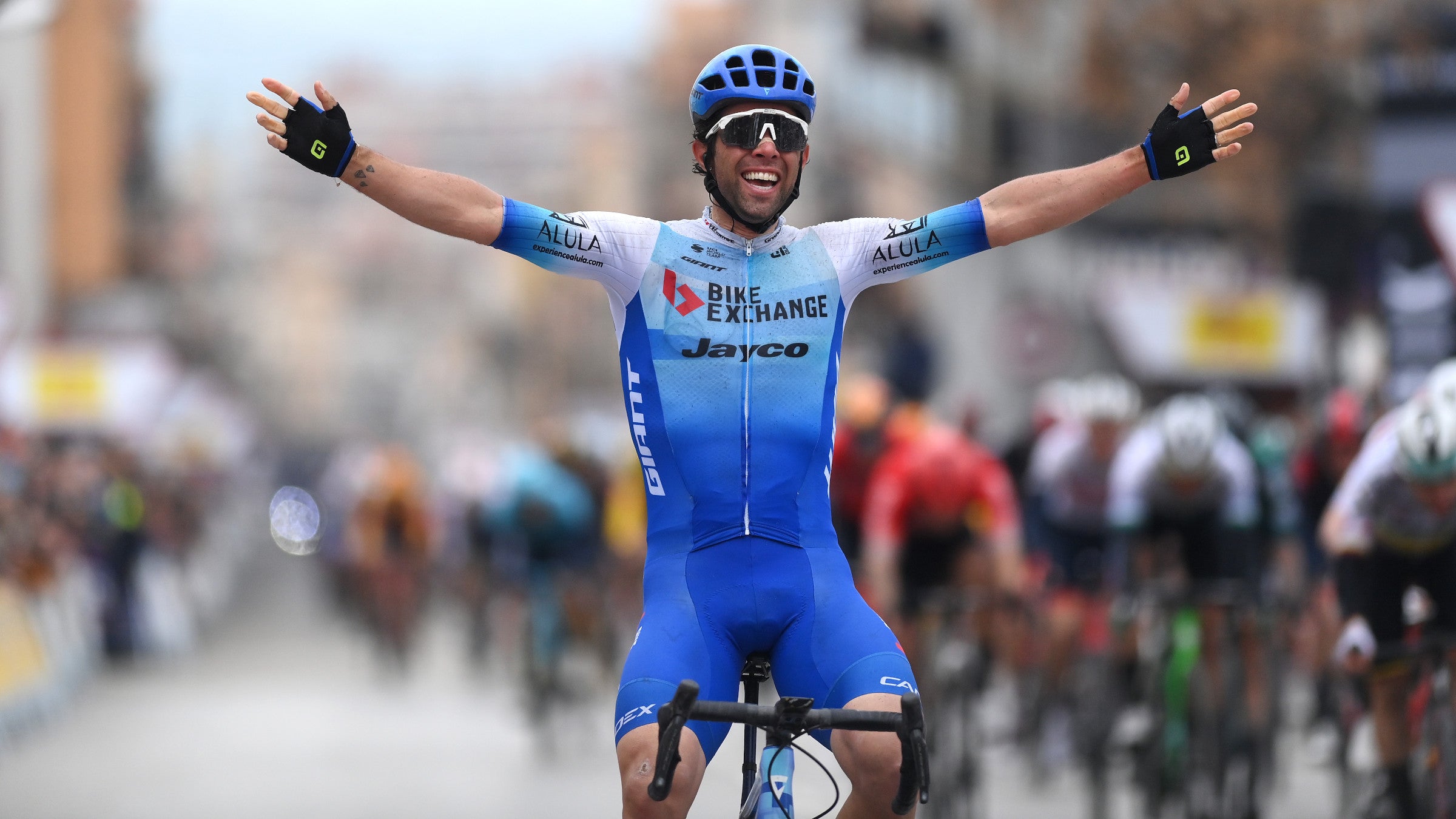 Michael Matthews won stage 1 of the 2022 Volta a Catalunya.