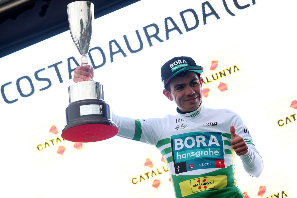 CAMBRILS, SPAIN - MARCH 26: Sergio Andres Higuita Garcia of Colombia and Team Bora - Hansgrohe celebrates at podium as Green Leader Jersey winner during the 101st Volta Ciclista a Catalunya 2022 - Stage 6 a 168,5km stage from Costa Daurada (Salou-Cambrils) to Costa Daurada (Salou-Cambrils) / #VoltaCatalunya101 / #WorldTour / on March 26, 2022 in Cambrils, Spain. (Photo by Gonzalo Arroyo Moreno/Getty Images)