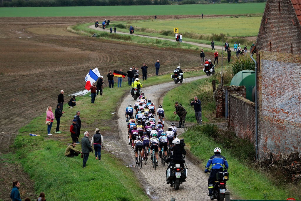 The remnants of the peloton on the cobbles during the 2021 Paris-Roubaix Femmes